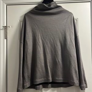 Lululemon sweater - merino wool, size 8